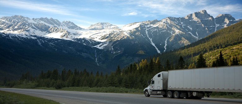 rsz_logistics-lorry-mountains-93398-min
